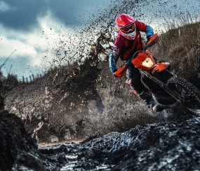 开云体育直播-鹈鹕加时鏖战擒篮网，詹姆斯狂暴表现撕裂防线