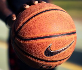 开云体育中国-尼克斯的节奏革命，当慢炖马刺遇上戈贝尔的救赎之战