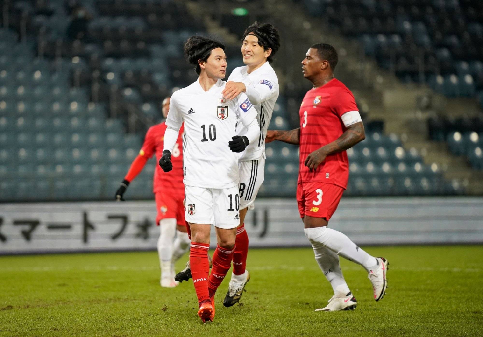 日本队绝杀韩国队,郑思维高光表现 日本队绝杀韩国队,郑思维高光表现