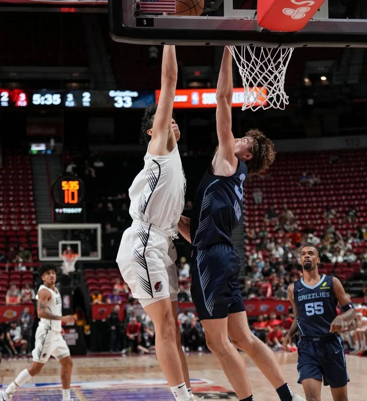 开拓者赢下比赛，继续创造奇迹