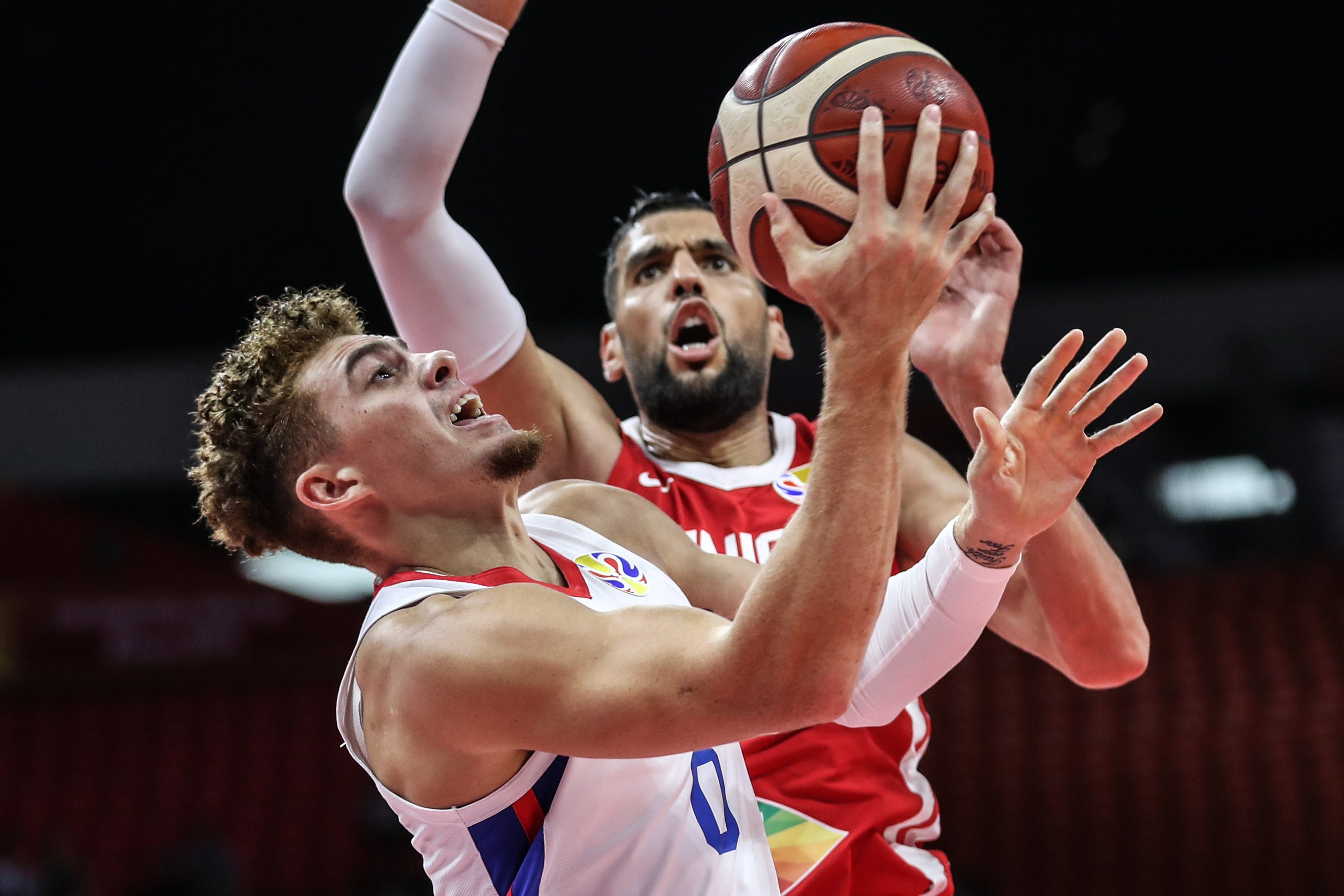 突尼斯篮球明星备战球季,迎接新挑战 突尼斯篮球明星备战球季,迎接新挑战