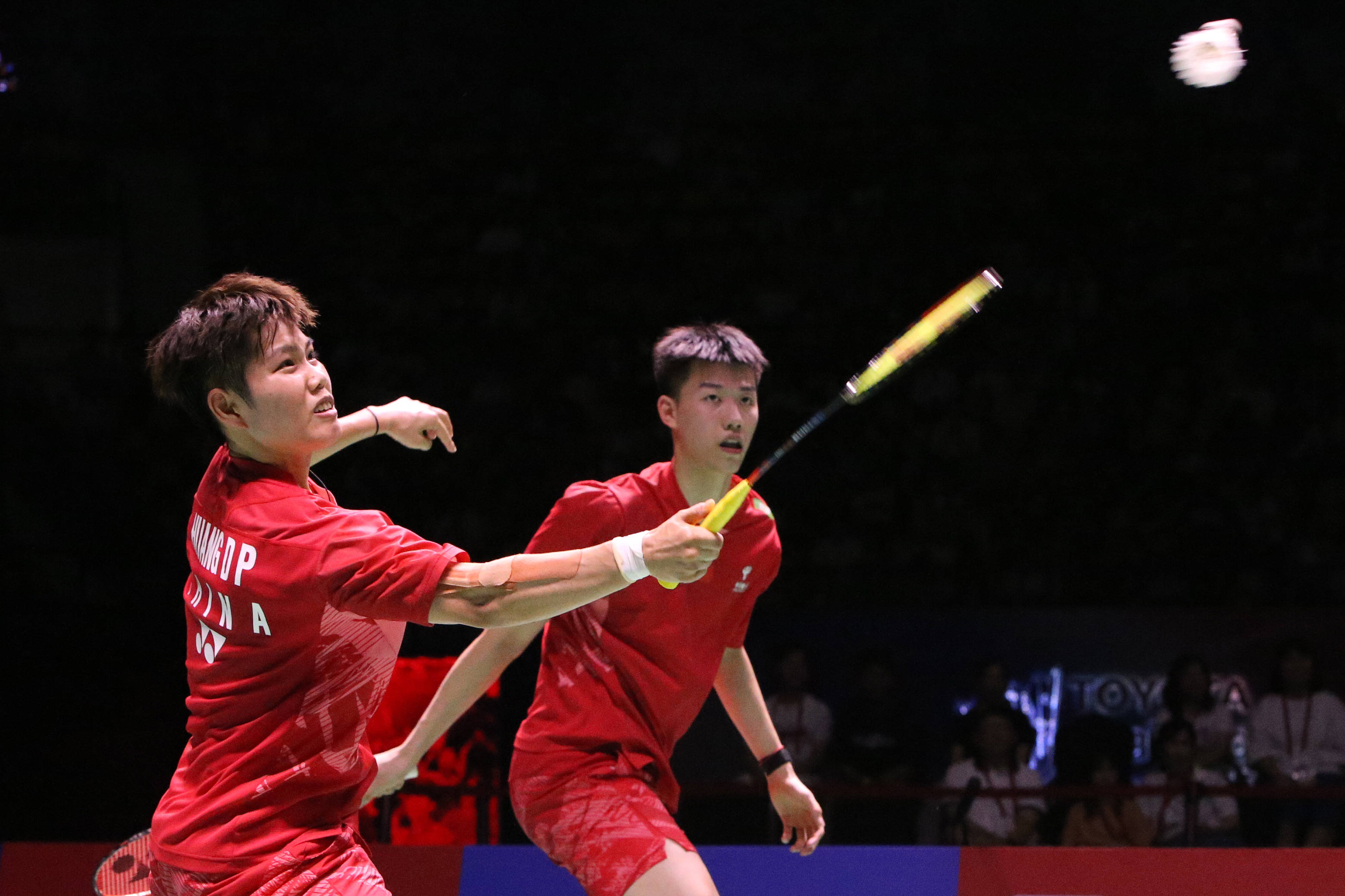 泰国羽毛球队轻取英格兰羽毛球队，林丹绝境逆转