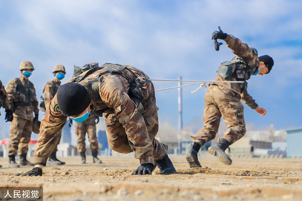 丰富多样的进攻战术展现球队战力