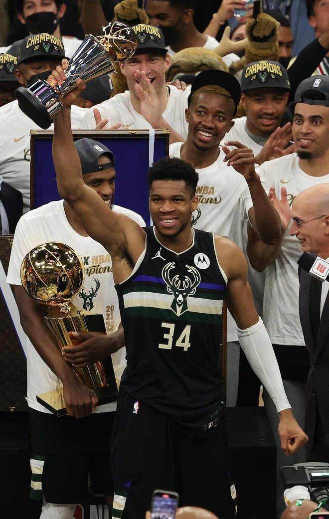 雄鹿横扫对手,字母哥狂砍+得分 雄鹿横扫对手,字母哥狂砍+得分