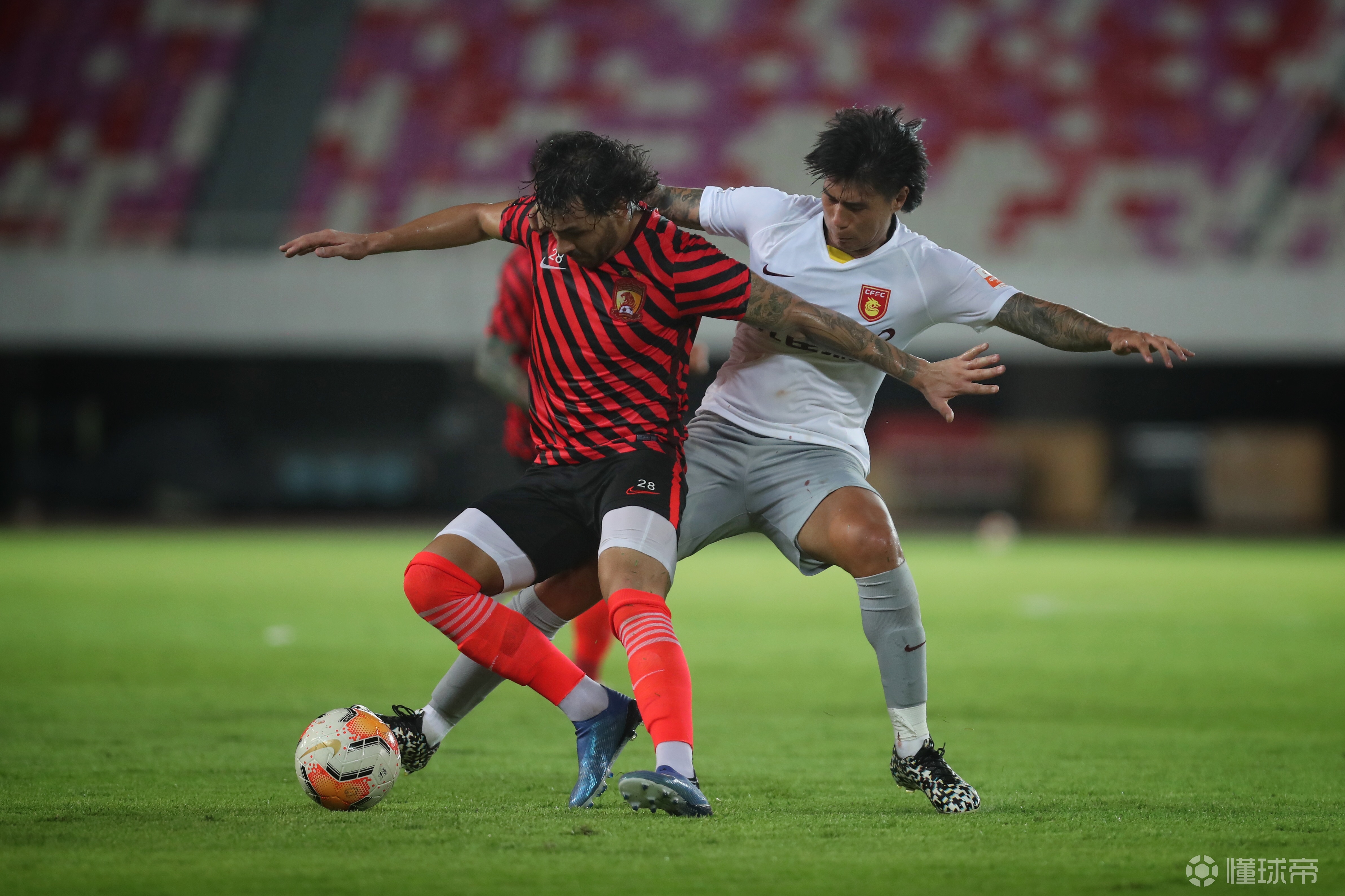 广州恒大客场挑战河北华夏幸福，争夺领跑权