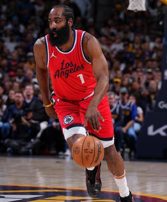 国王轻取浙江队,哈登带队取胜 国王轻取浙江队,哈登带队取胜