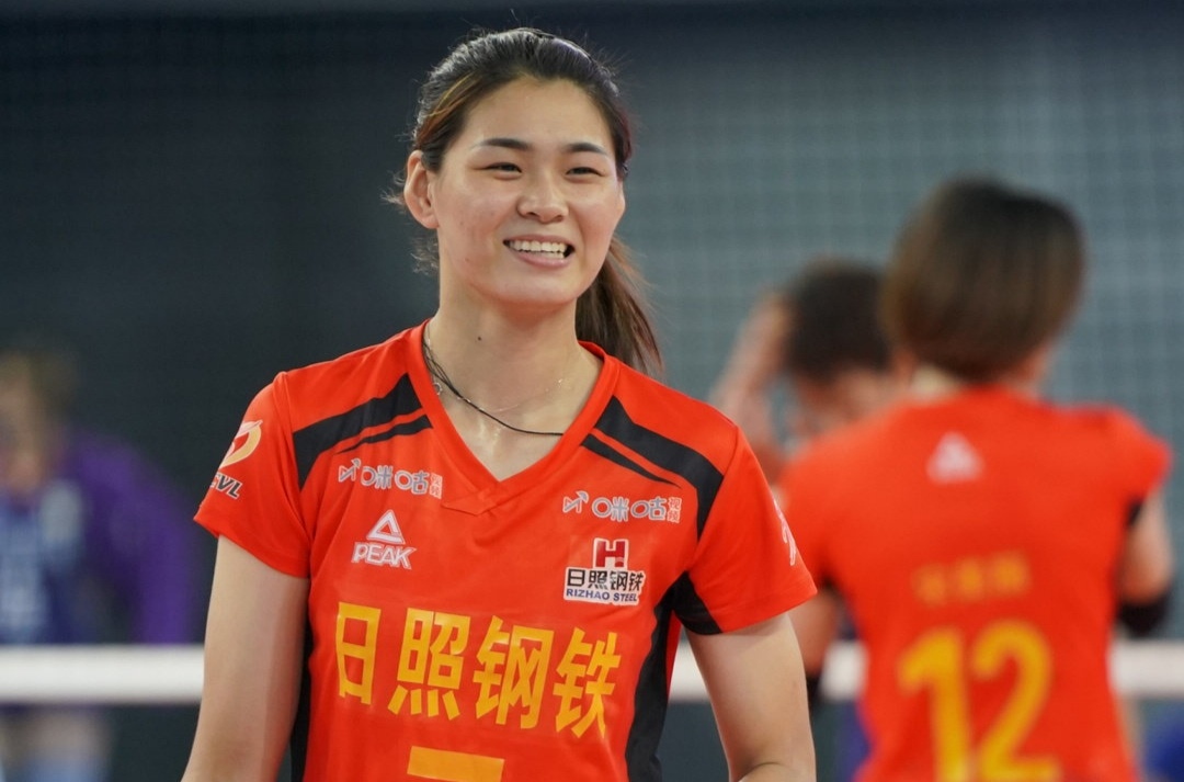 天津队完胜山东队,戈贝尔状态火热 天津队完胜山东队,戈贝尔状态火热