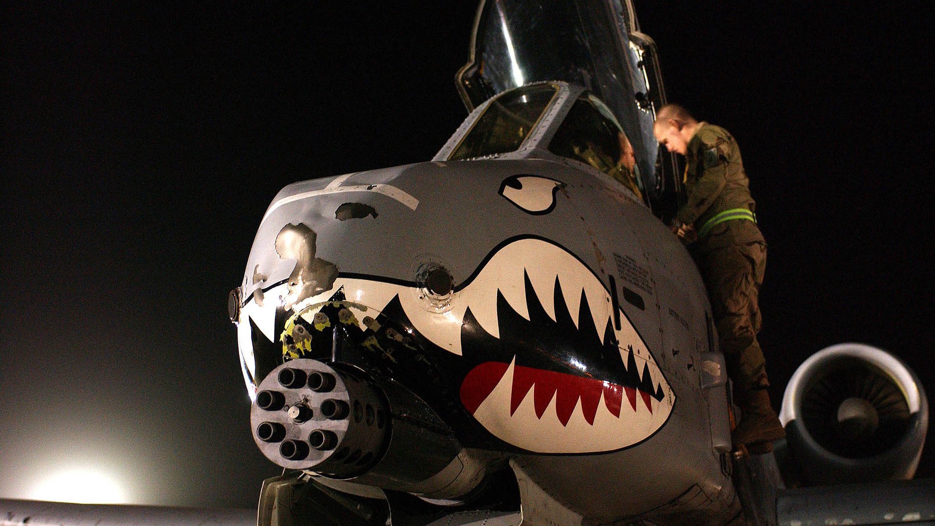 英超争冠焦点战与北京男篮的坚韧，体育精神的双城记