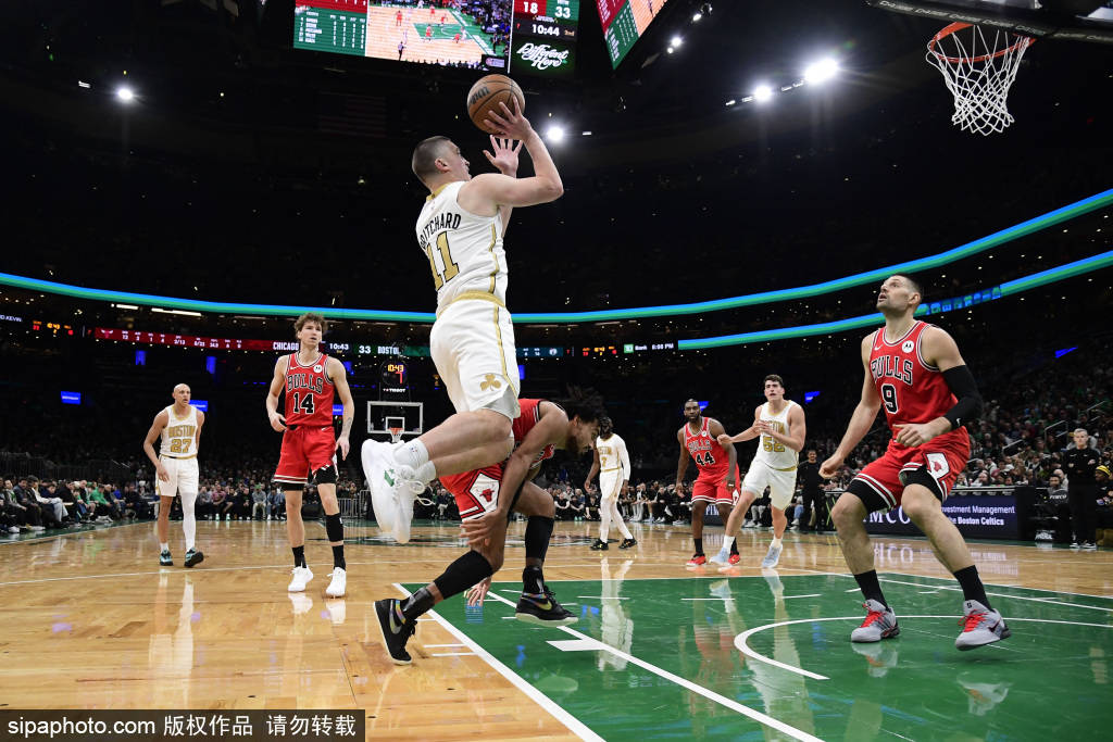 公牛大战热火展开激烈角逐火爆比赛 公牛大战热火展开激烈角逐火爆比赛