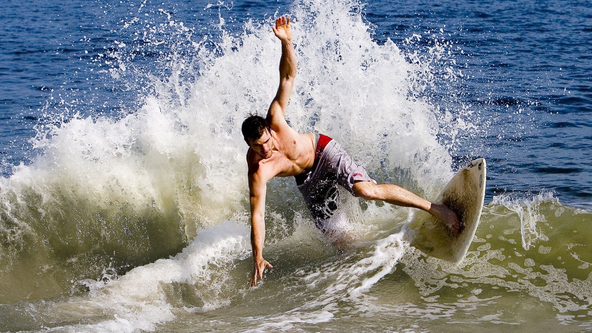 当广东队遇上国王，克莱·汤普森如何用教科书表现定义现代篮球美学