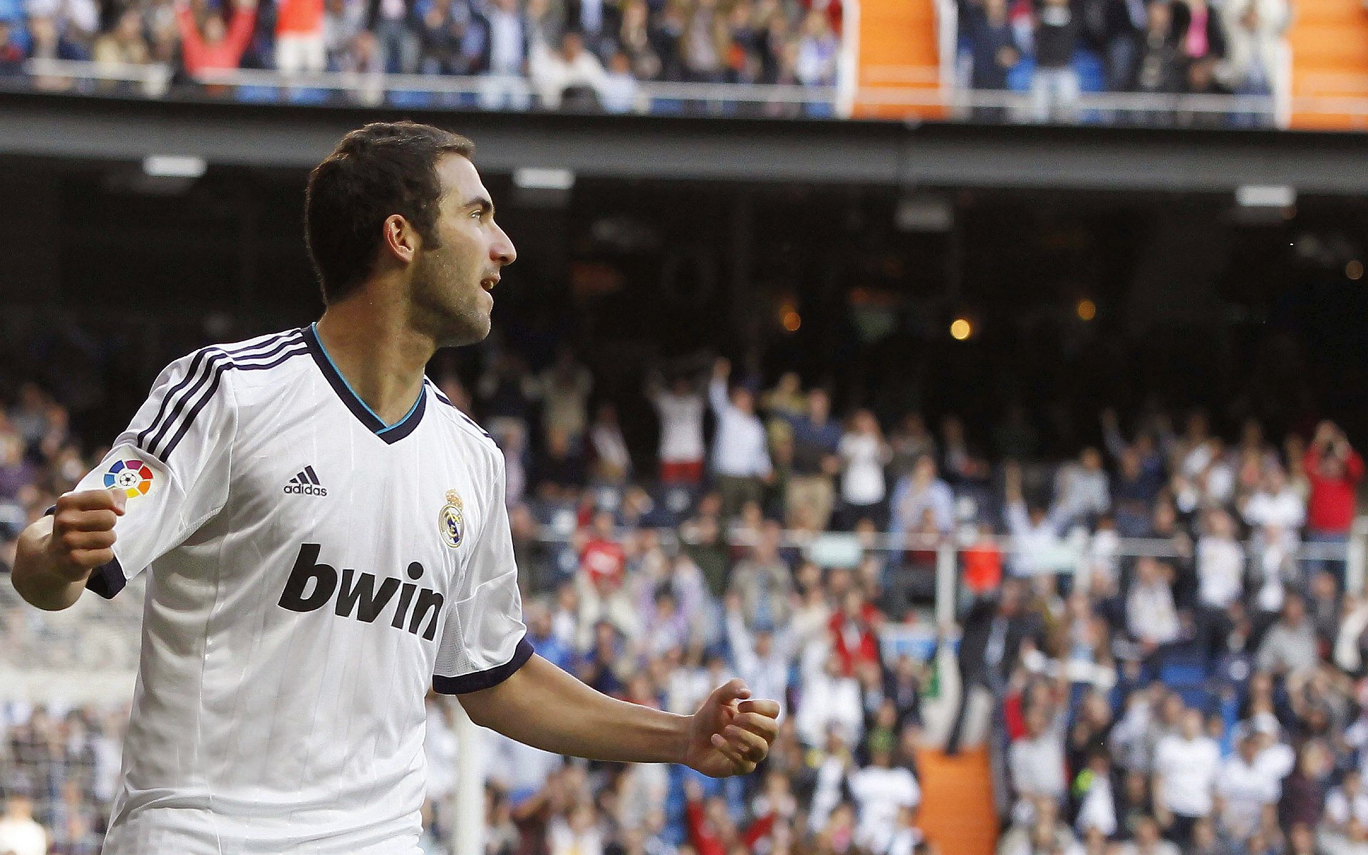 杜兰特末节封神，热火惊魂险胜上海队